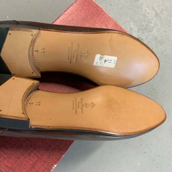 NEVER WORN VINTAGE Salvatore Ferragamo Firenze